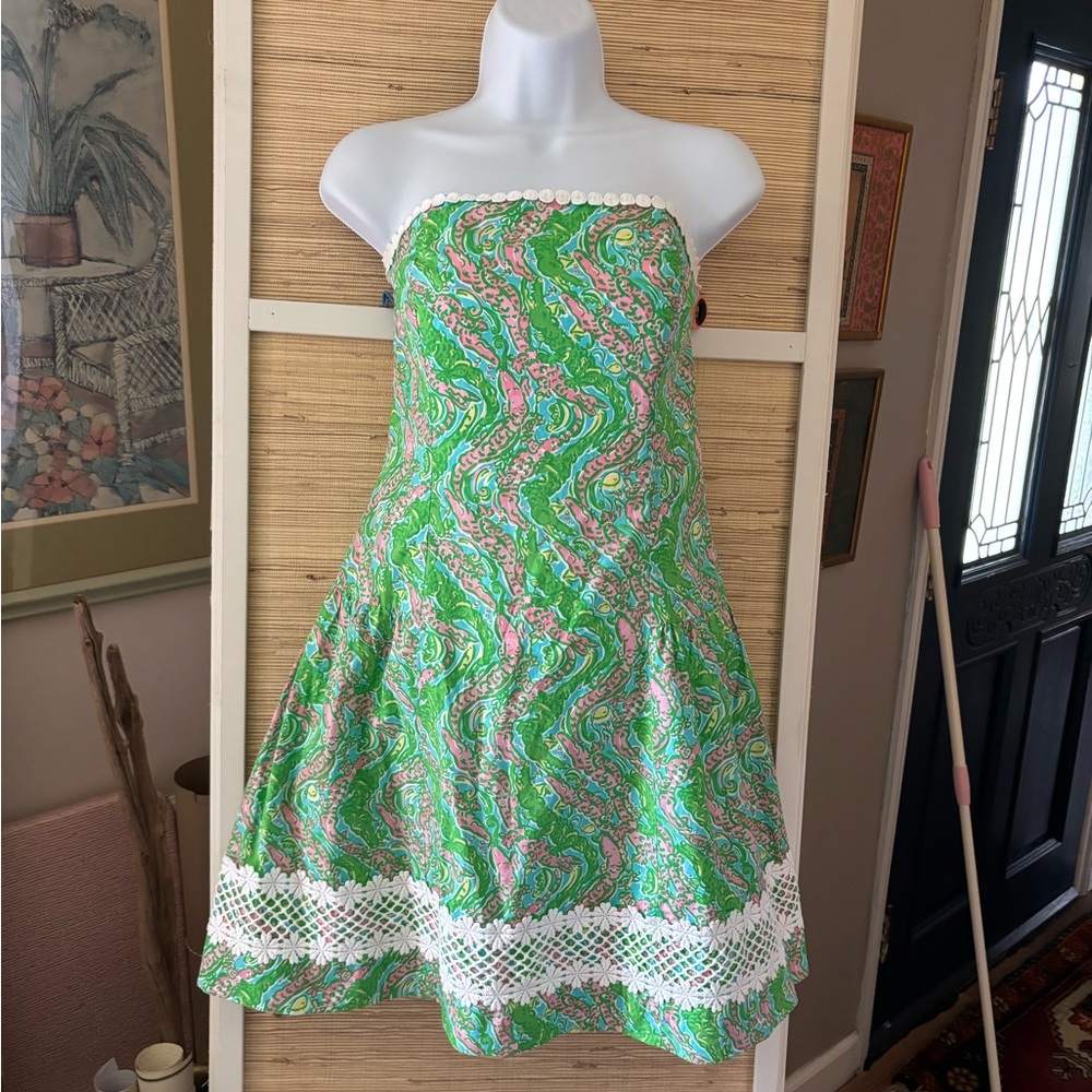 Vintage Lily 2012 Chomp Chomp 🐊 print.
Strapless